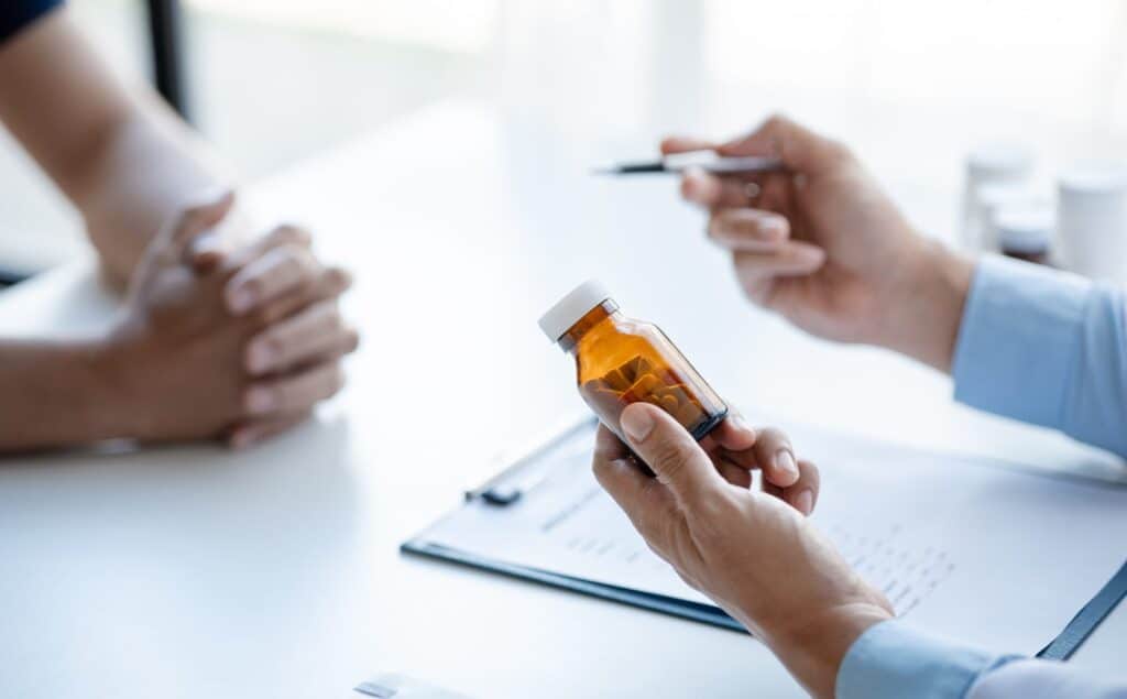 Doctor guiding a client through oxycodone detox in New Jersey.