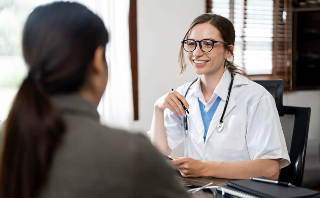 Doctor explaining next steps during oxycodone detox in New Jersey.